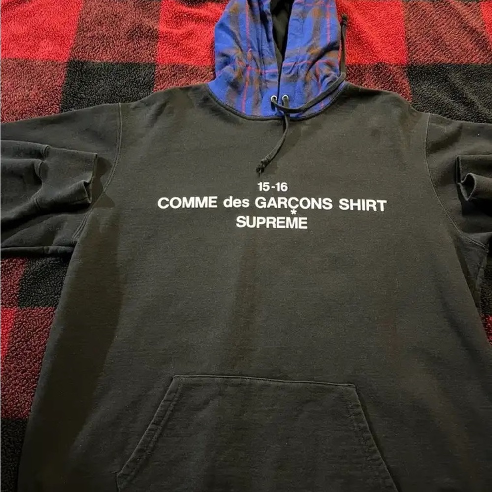 Supreme hoodie